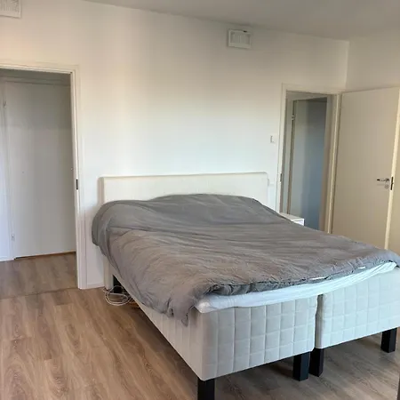 アパート Beautiful 110m With Great Views, Sauna, And Private Indoor Parking *