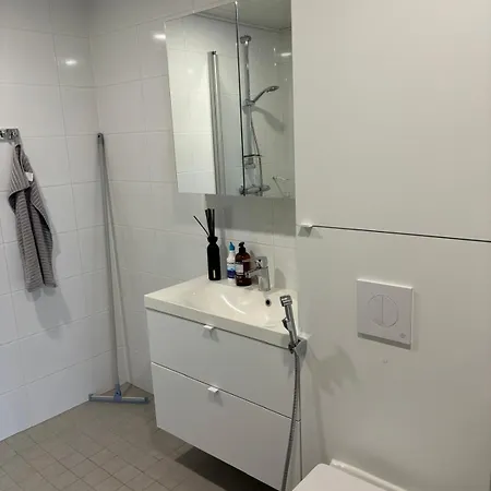 Beautiful 110m With Great Views, Sauna, And Private Indoor Parking アパート ヘルシンキ