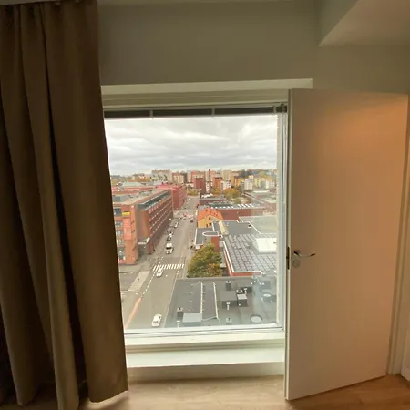 Beautiful 110m With Great Views, Sauna, And Private Indoor Parking