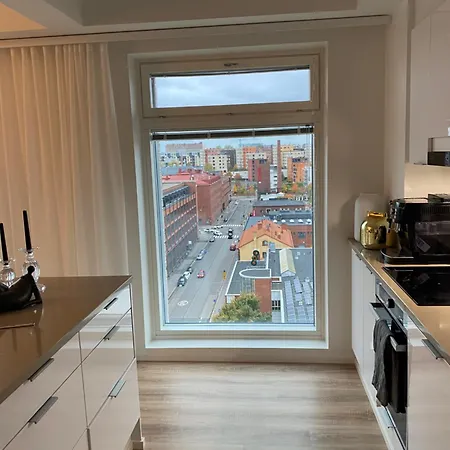 Beautiful 110m With Great Views, Sauna, And Private Indoor Parking アパート ヘルシンキ