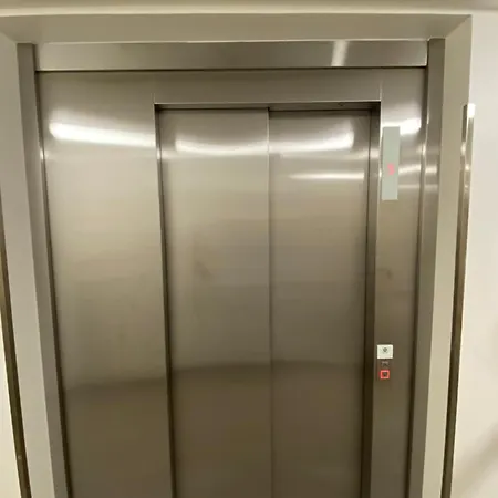 Beautiful 110m With Great Views, Sauna, And Private Indoor Parking アパート